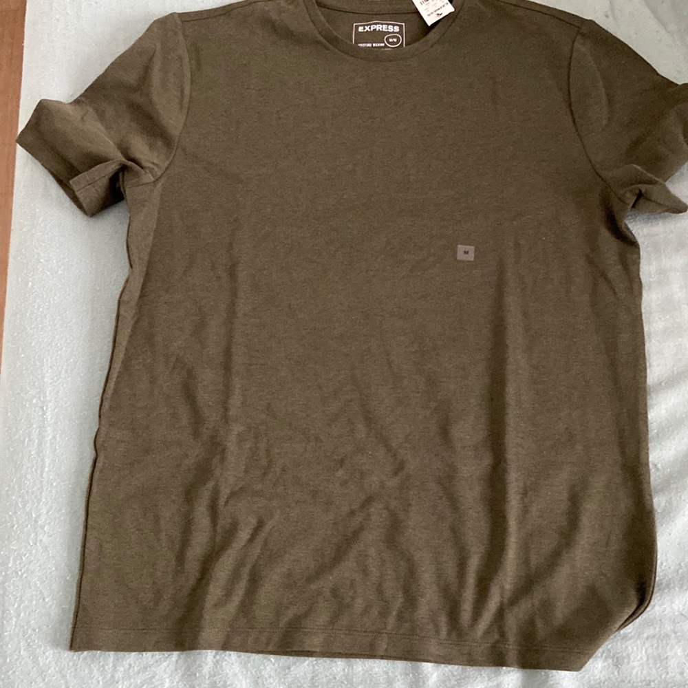 Express Tshirt Mens medium